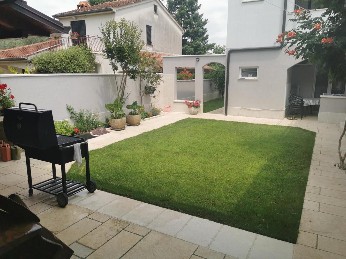 Apartments Slisko Porec Ngoại thất bức ảnh